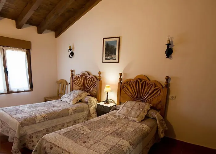 Valdeascas 나바레돈다 데 그레도스