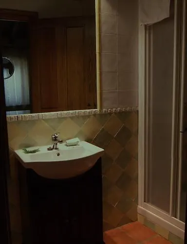 Valdeascas * 나바레돈다 데 그레도스